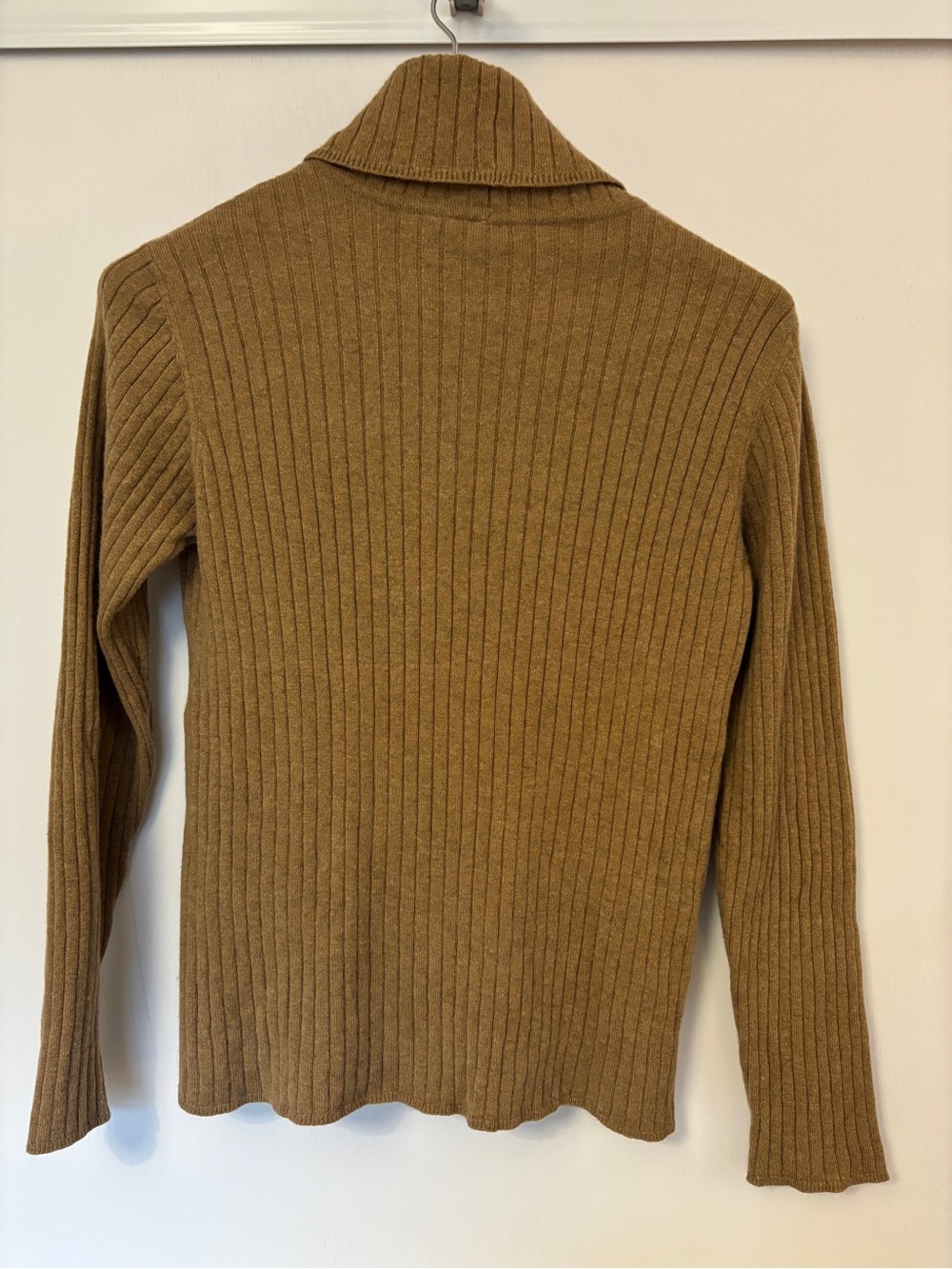 Escada Ribbed Turtleneck Sweater Size Medium Brown Quiet Luxury Timeless Soft - Picture 2 of 9